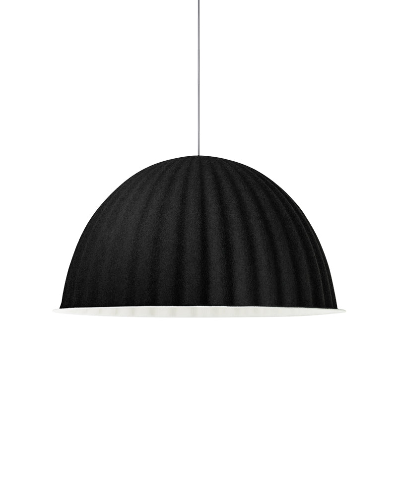Under bell Sort pendel lampe ø82 Muuto i sort stofskærm med akustikforbedrende blød lampeskærm